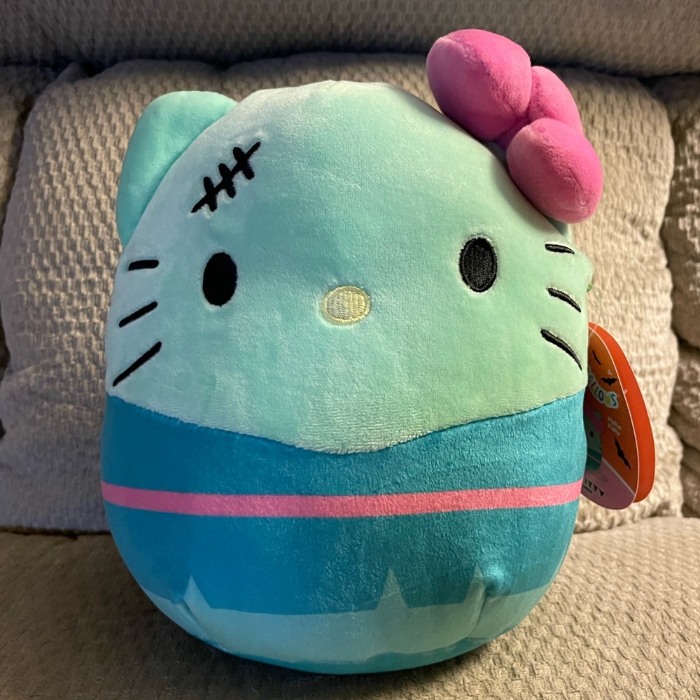Hello Kitty Squishmallow Halloween Exclusive